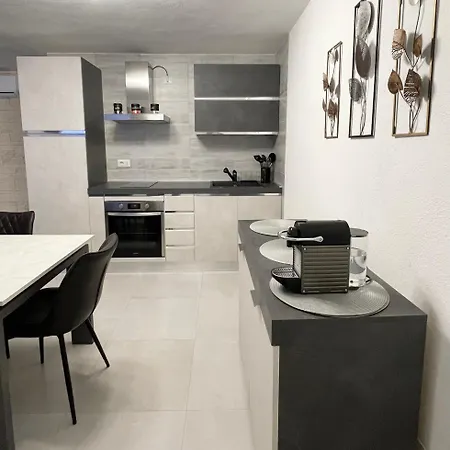 Picasso Apartment